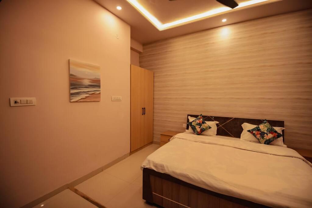 Saiba Outhouse- 4 Bed Room- Pool- Theatre- Partyhall- Garden & Terrace Sitting Area Jaipur Exterior photo